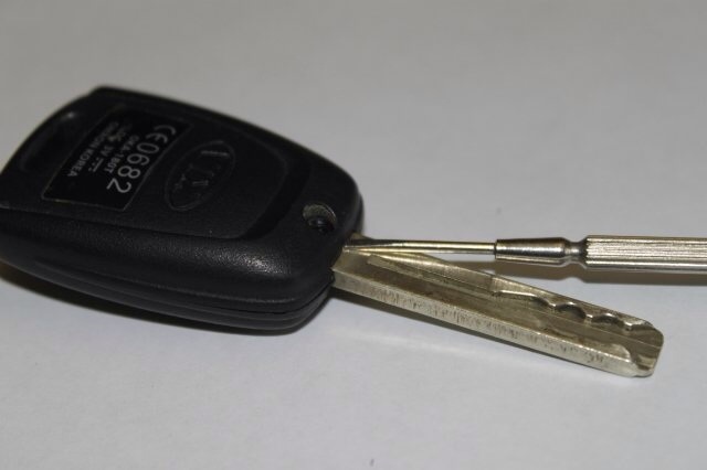 Батарейка в ключе! — KIA Ceed (1G), 1,6 л, 2010 года | своими руками ...