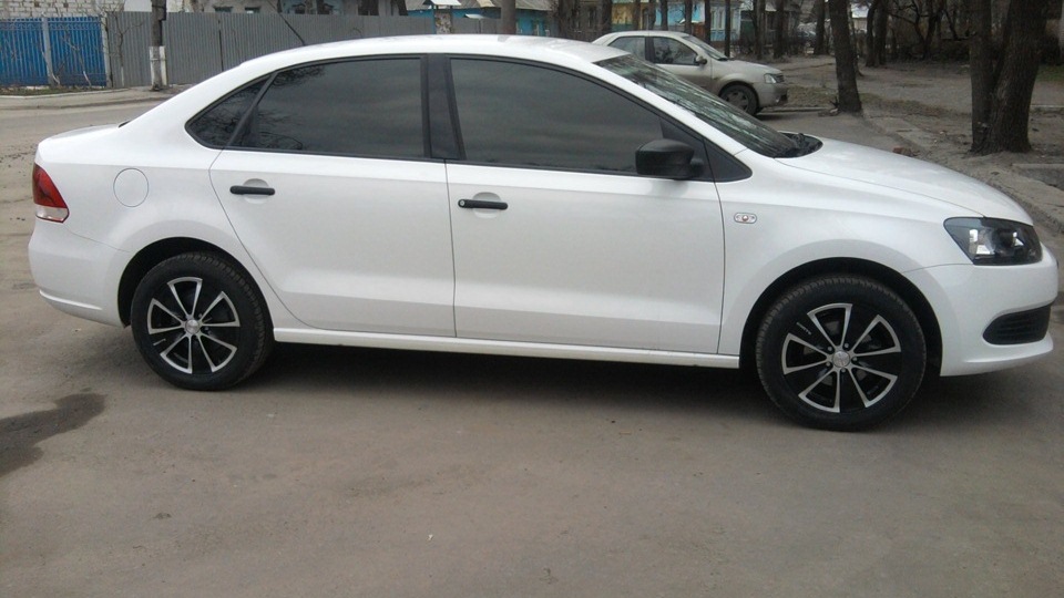 Поло седан r15. Volkswagen Polo sedan r15 диски. Скад KL 265 r15 Polo. Nitro n20 r14 на поло седан. Диски r16 Polo sedan белый.