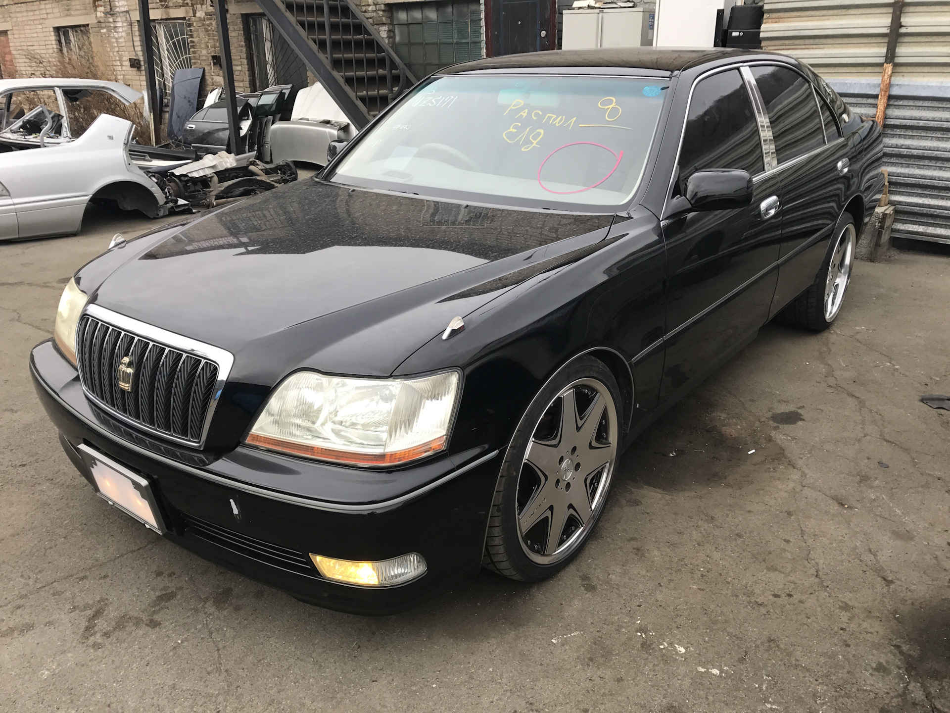 Toyota Crown Majesta uzs171