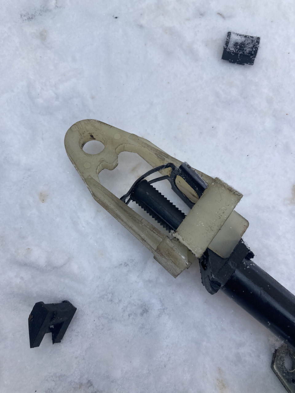 Замена ШРУС и тросика сцепления — Lada Калина универсал, 1,6 л, 2010 ...