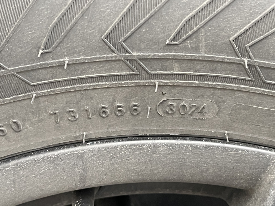 Новые зимние шипованные Nordman 8, обкатка 1000км — Lada 4x4 3D, 1,7 л ...