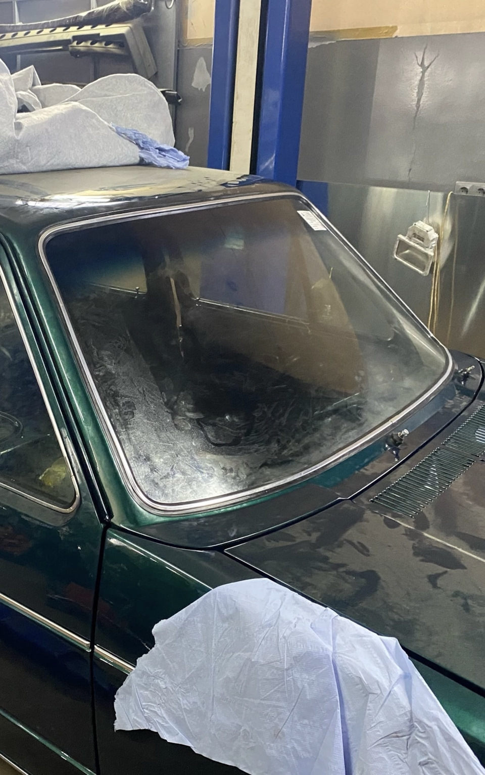 Установили лобовое новое стекло и заднее стекло — Volkswagen Golf Mk1 ...