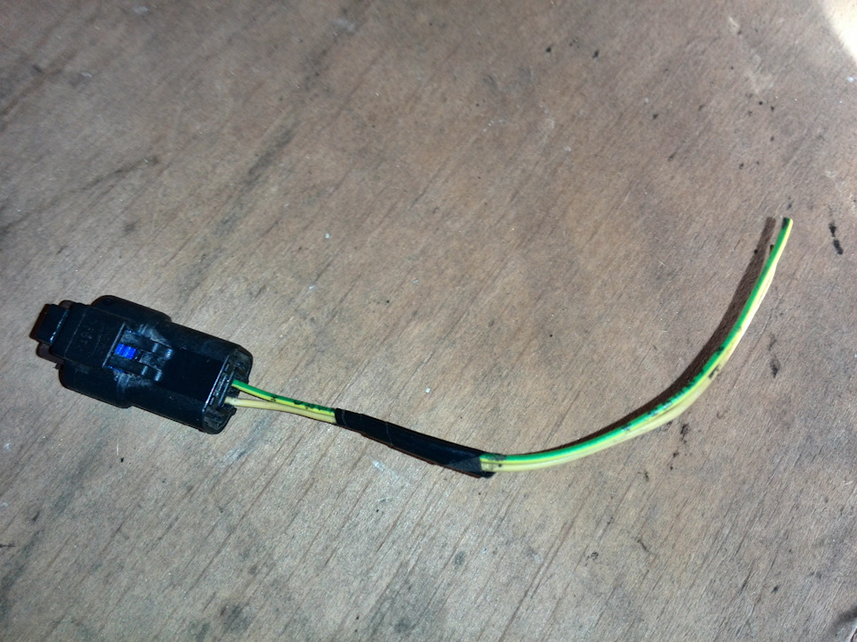 Фишка от повторителя поворота в зеркале — Citroen C4 (1G)