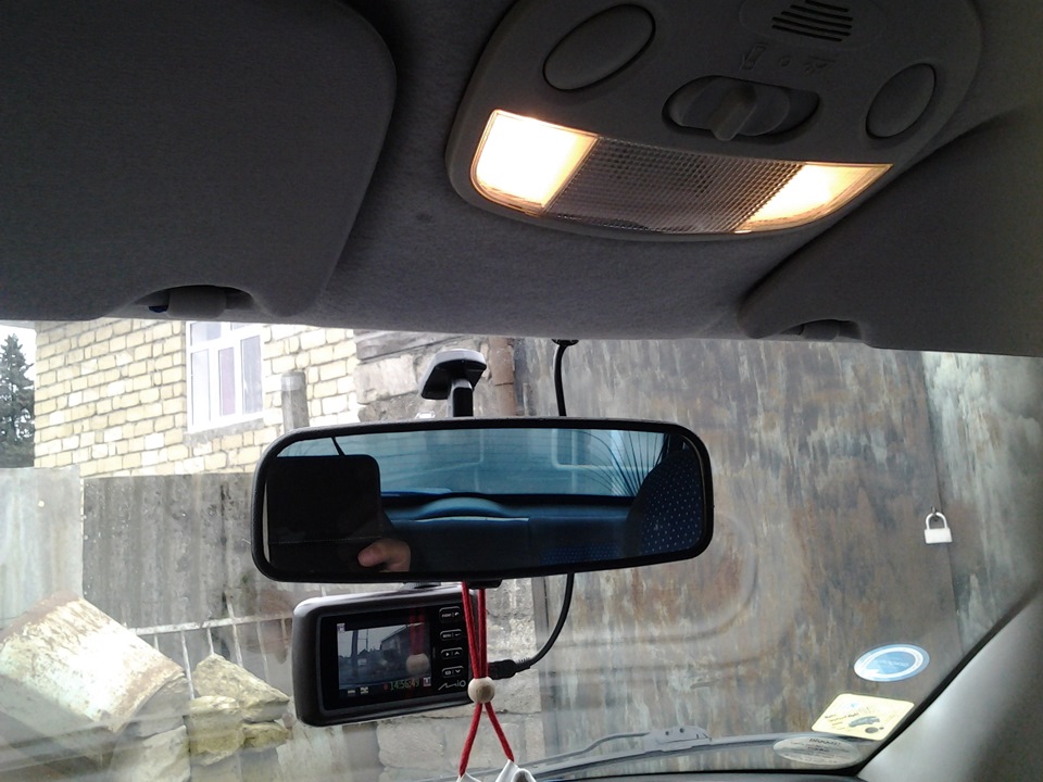 Подключение видеорегистратора через плафон — Lada Калина хэтчбек, 1,6 л ...