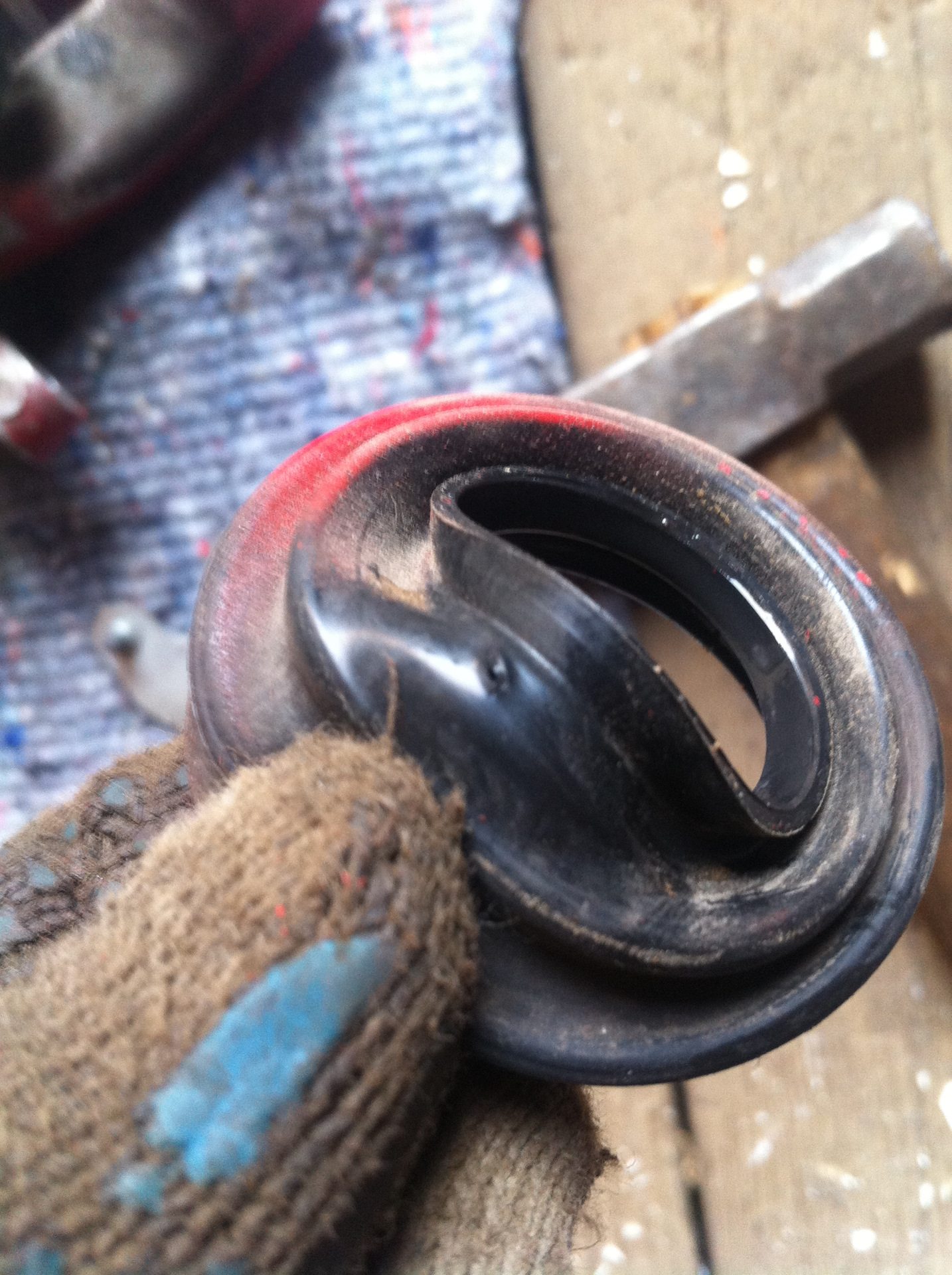 Замена пыльника поршня на заднем суппорте — Hyundai Accent (2G), 1,5 л ...