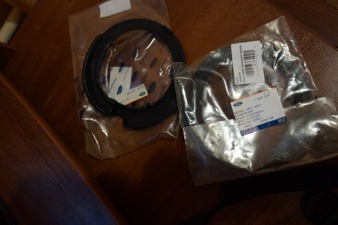 1683279 Уплотнитель пружины передней подвески-нижний / C-Max, Focus-III ...