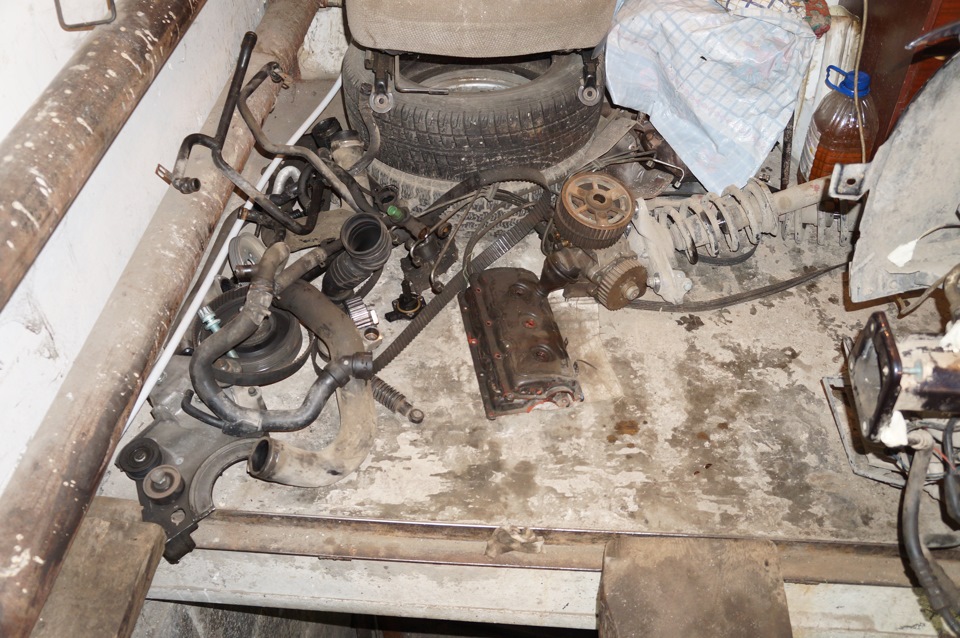 Для аудюхи нужно придумывать полки-органайзеры.)) — Audi A6 (C5)