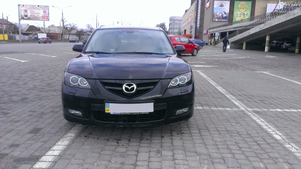 На свету — Mazda 3 (1G) BK