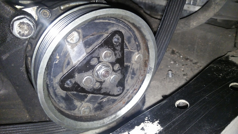 Как снять муфту без снятия компрессора на V6 (ES9A) — Peugeot 607, 3 л ...