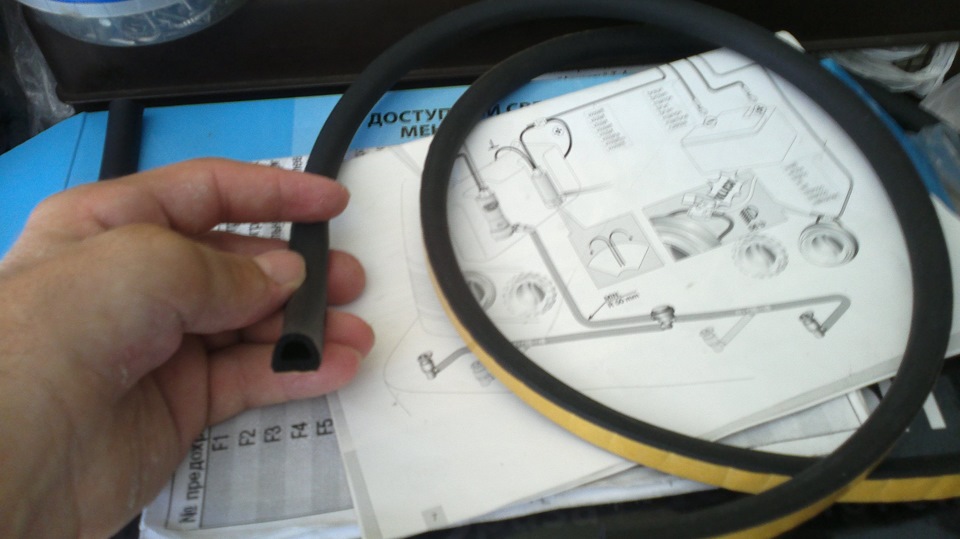 Устранил дребезг задних пасажирских стекол(при открытии). — Lada Приора ...