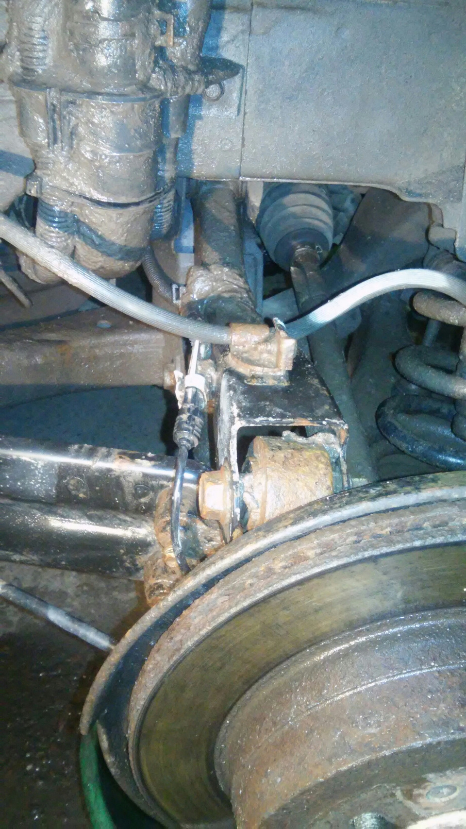Сальник привода заднего редуктора. — Chevrolet Captiva (1G), 2,4 л ...