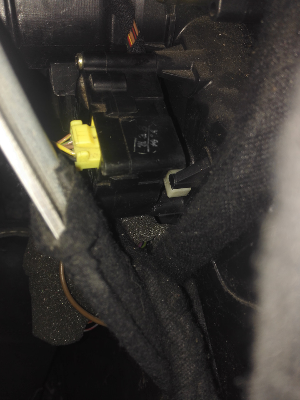 Сервомотор заслонки климата — Audi A8 (D2), 3,3 л, 2001 года | своими ...