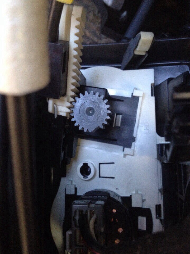 Замена лампочек отопителя — Hyundai Getz, 1,6 л, 2006 года ...