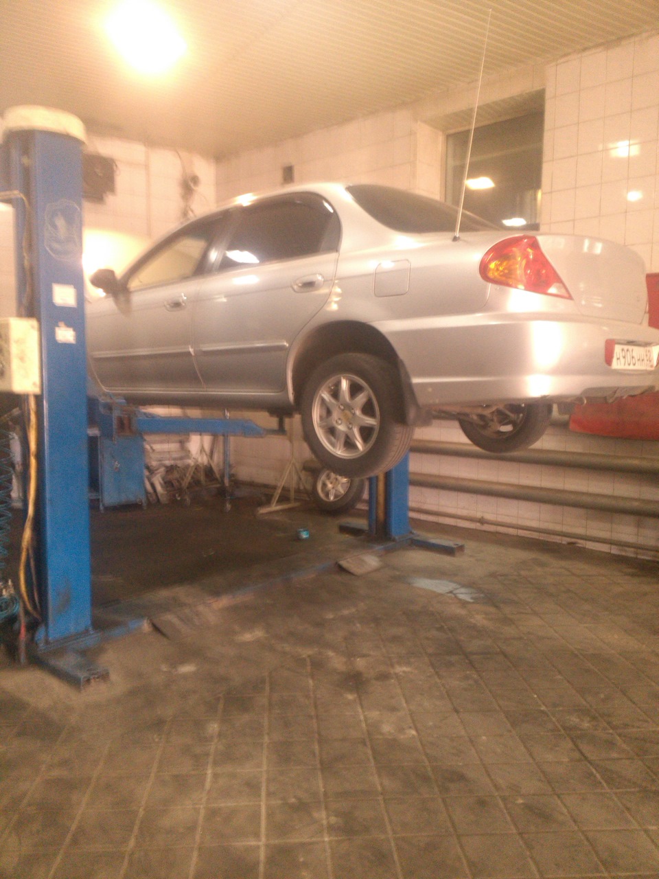 замена передних опорных подшибников — KIA Spectra, 1,6 л, 2008 года ...