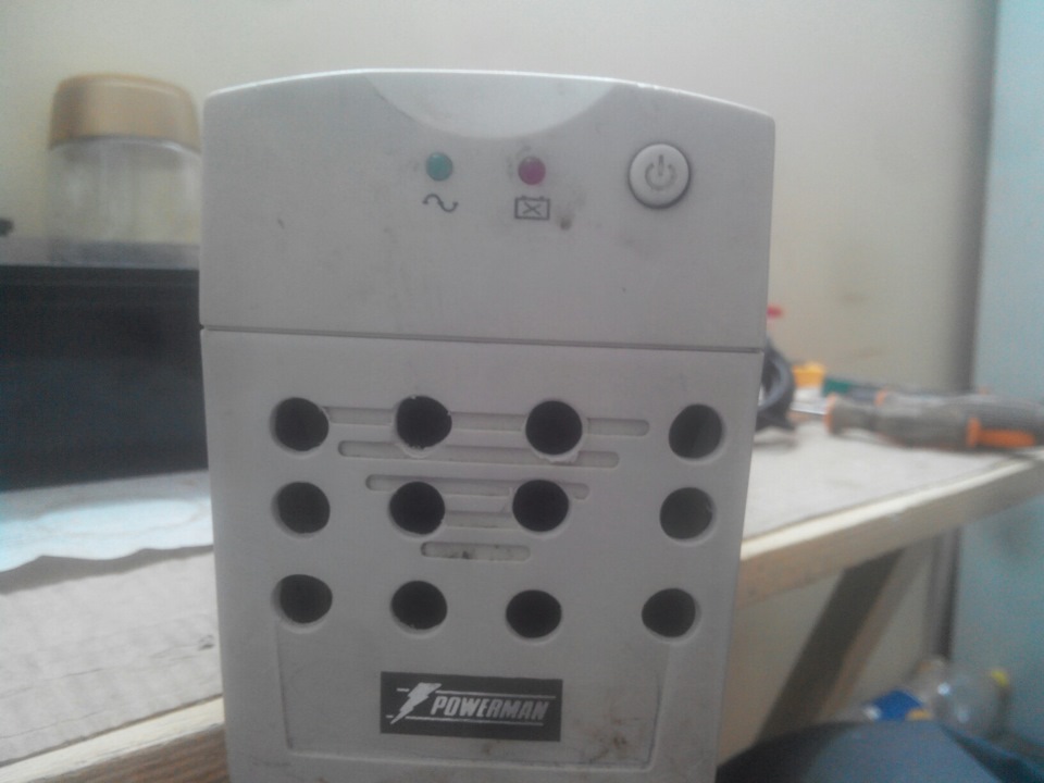 Новая жизнь старого друга. Делаем зарядное из бесперебойника ...