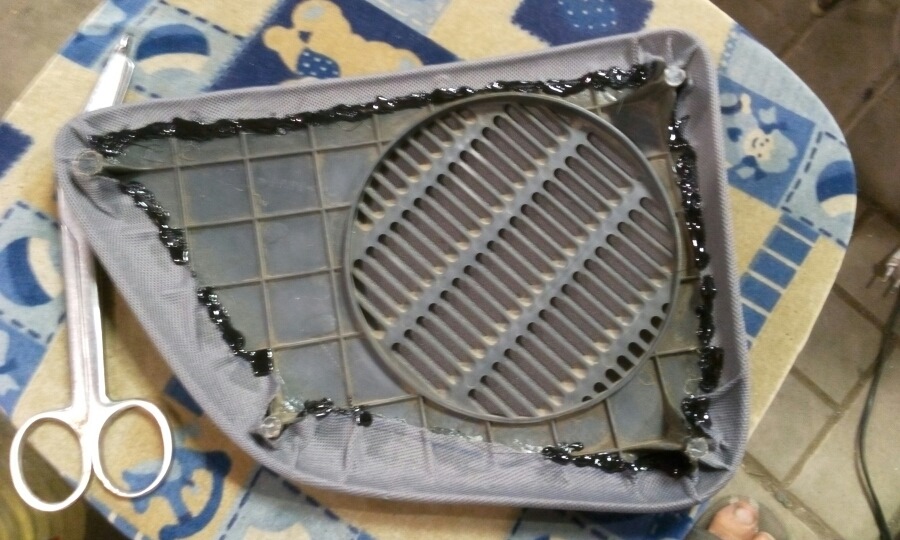 И для крепости клеевым пистолетом. — Toyota Cresta (100)