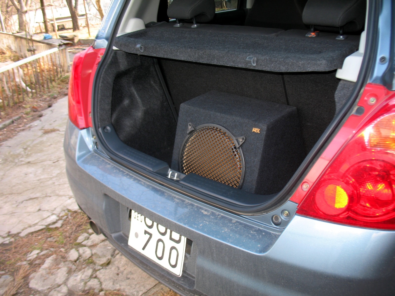 suzuki swift subwoofer