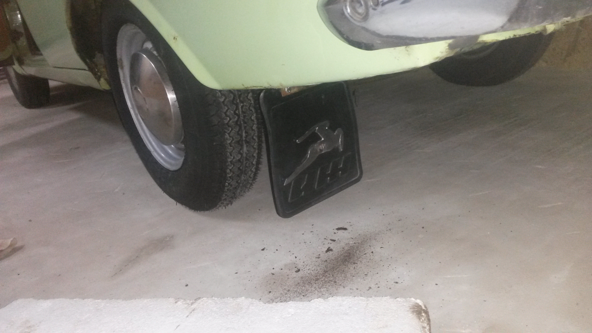 Крепёж брызговиков Москвич 2140, 1,5 л, 1978 года своими руками DRIVE2