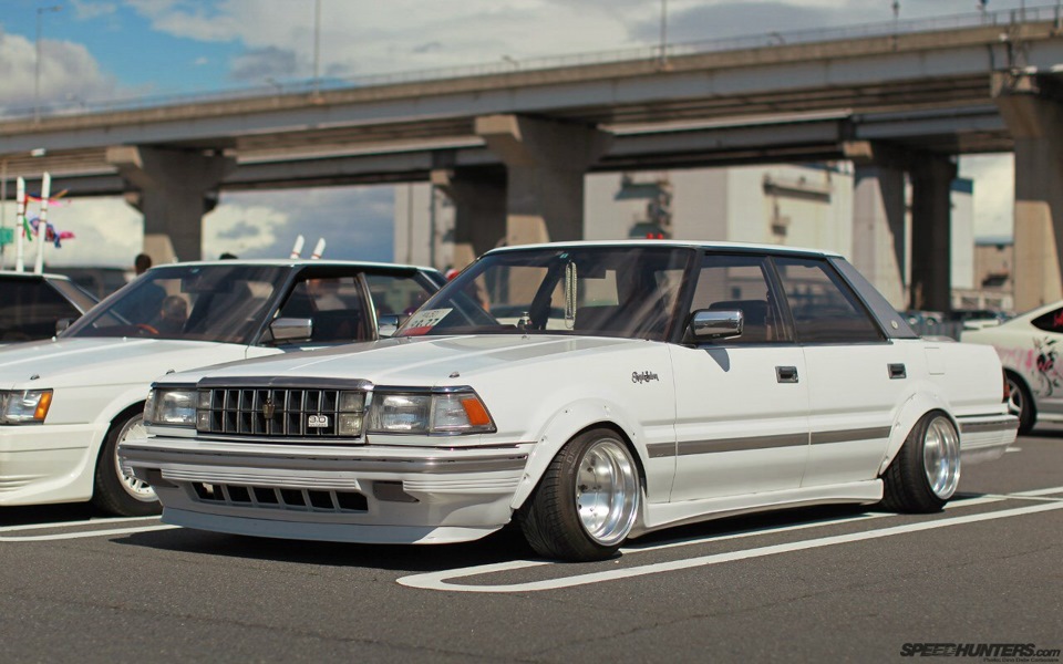 Toyota Crown 130 стенс