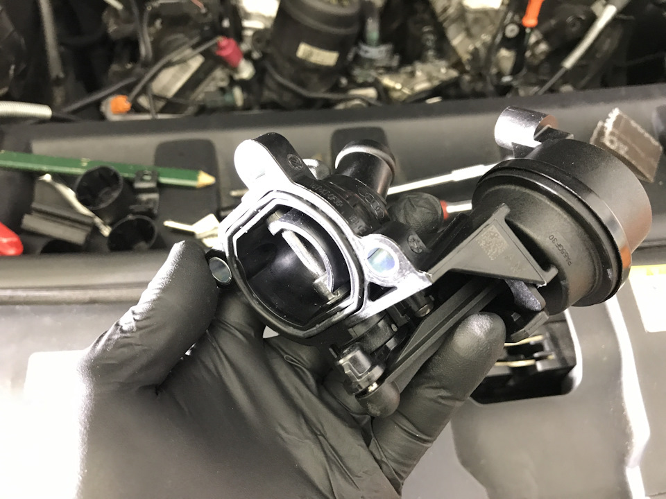 Фото в бортжурнале Audi Q7 (1G). Запчасти на фото: PA66GF30