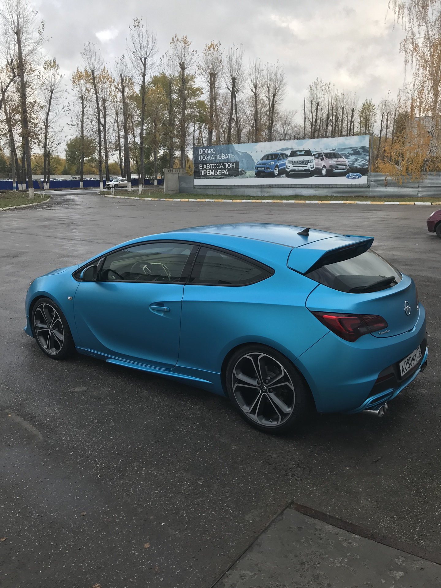 Opel Astra GTC r19