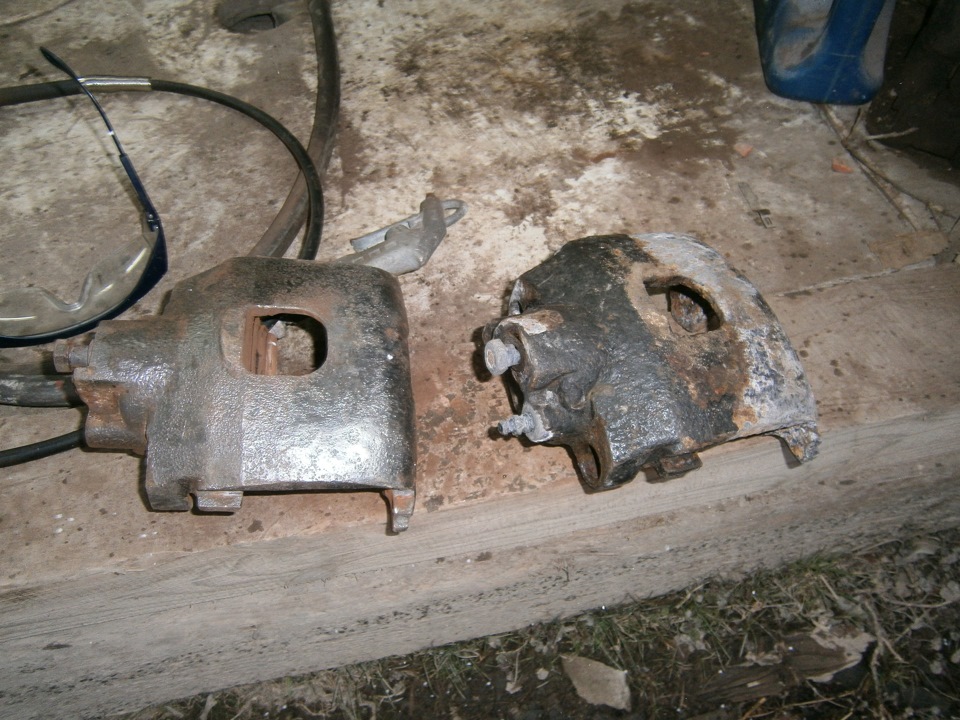 Реанимация суппортов. Как извлеч поршни? — Chrysler Intrepid (2G), 2,7 ...