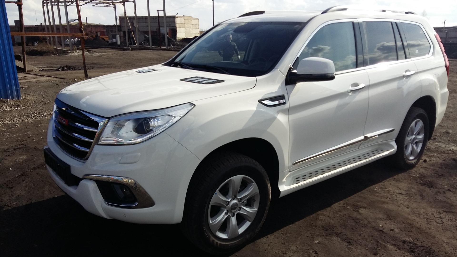 Хавал расход топлива отзывы. Haval h9 2015. Хавал н9 белый 2015. Тюнинг белого Хавал н9. Белый н9.