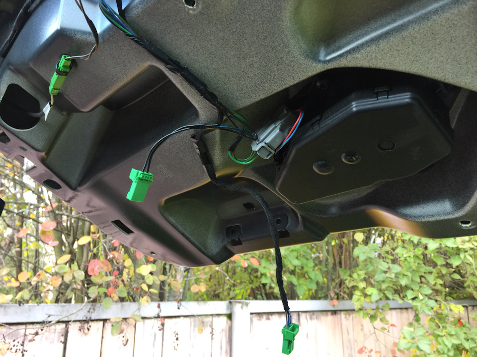 дверь со снятой обшивкой — Volvo XC60 (1G)