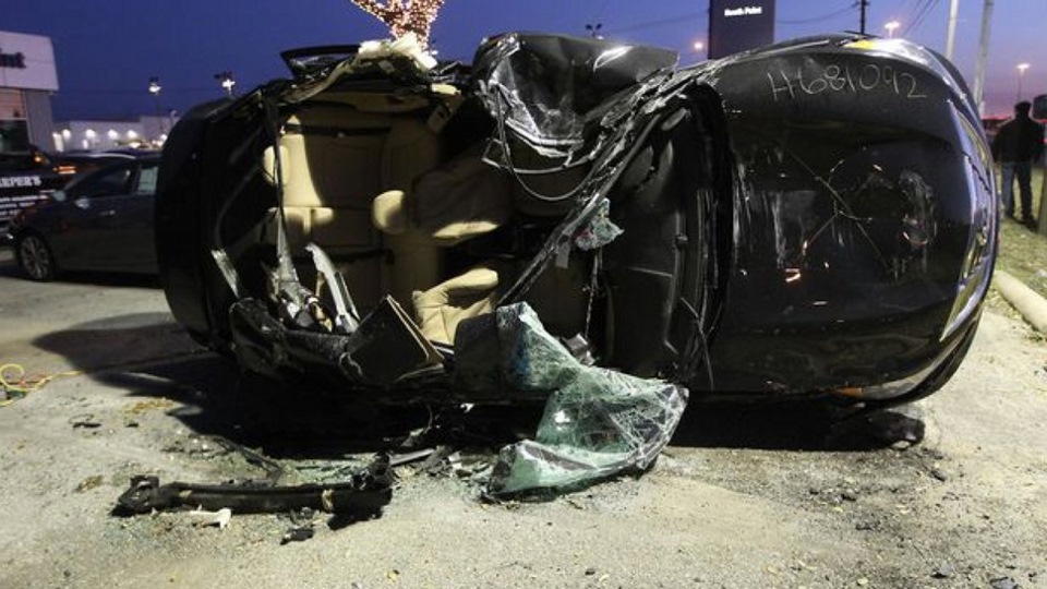 Авдеевка всу. 18 сломали. Разваленный дом. Разбитая хонда дио 35. Кевин уэйр баскетболист травма.