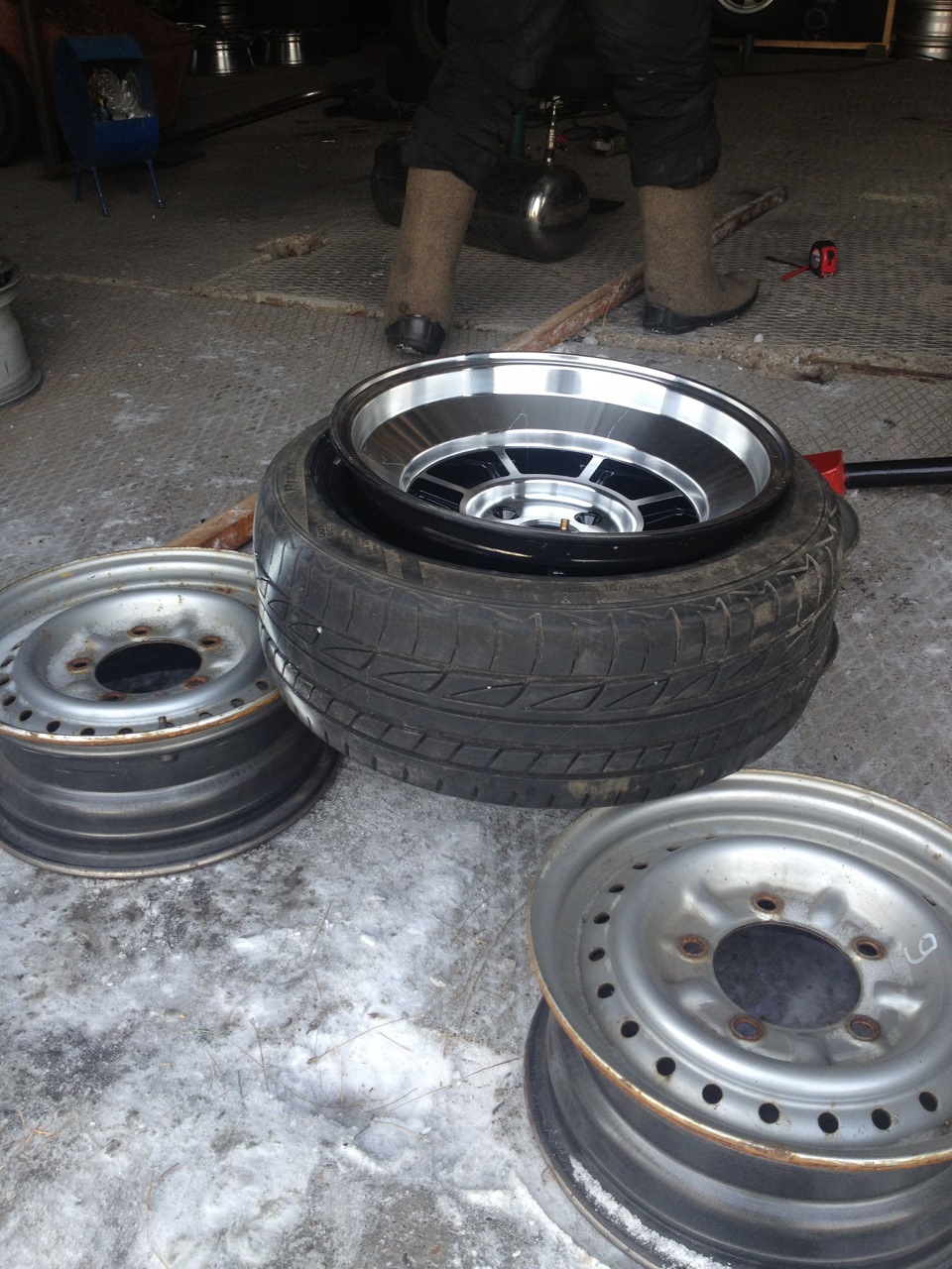 Натяг! 195\45\r15 for 15x9j — Nissan Skyline (R30), 2,8 л, 1984 года ...