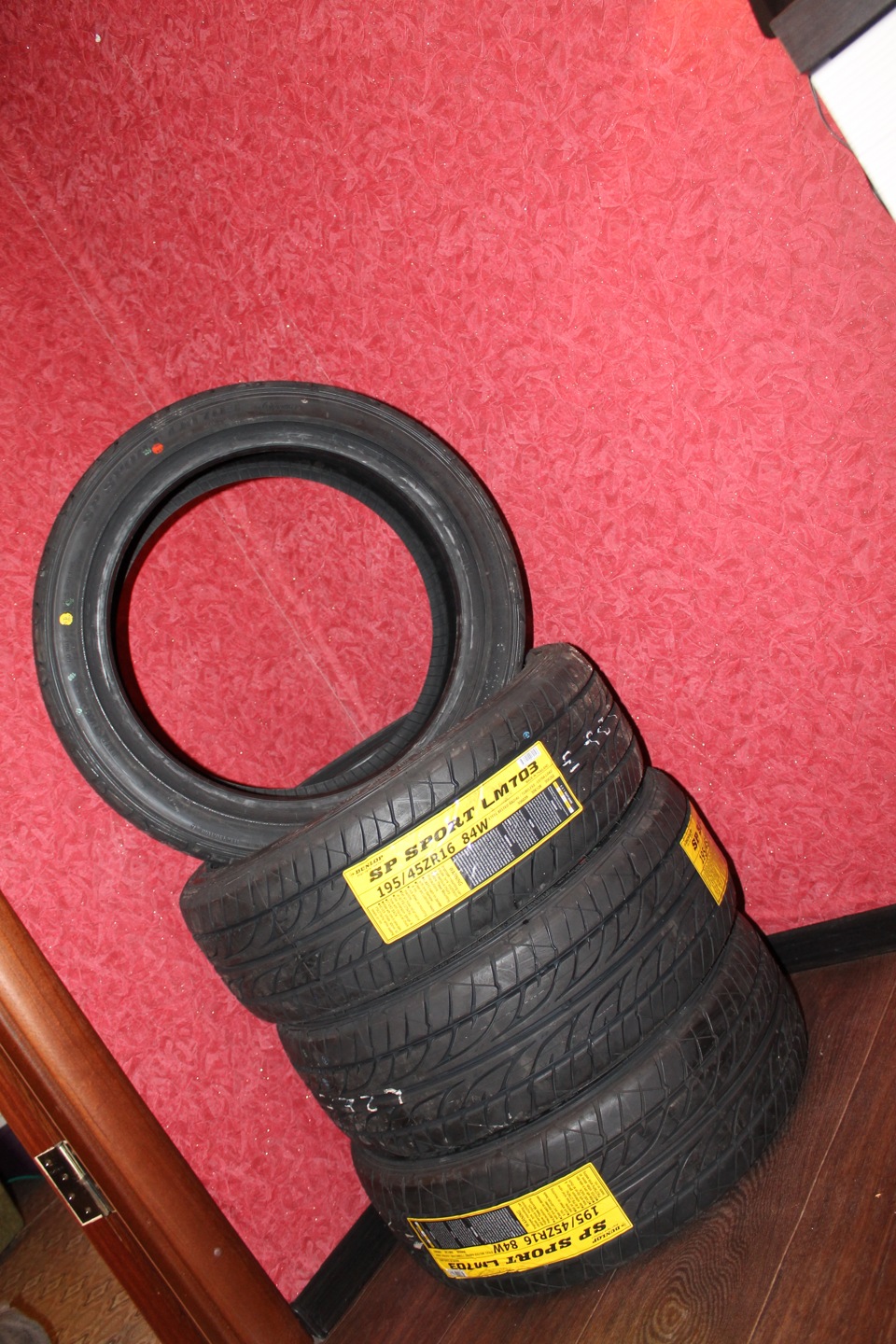 Пришла резина))) — Lada Приора Купе, 1,6 л, 2012 года | шины | DRIVE2