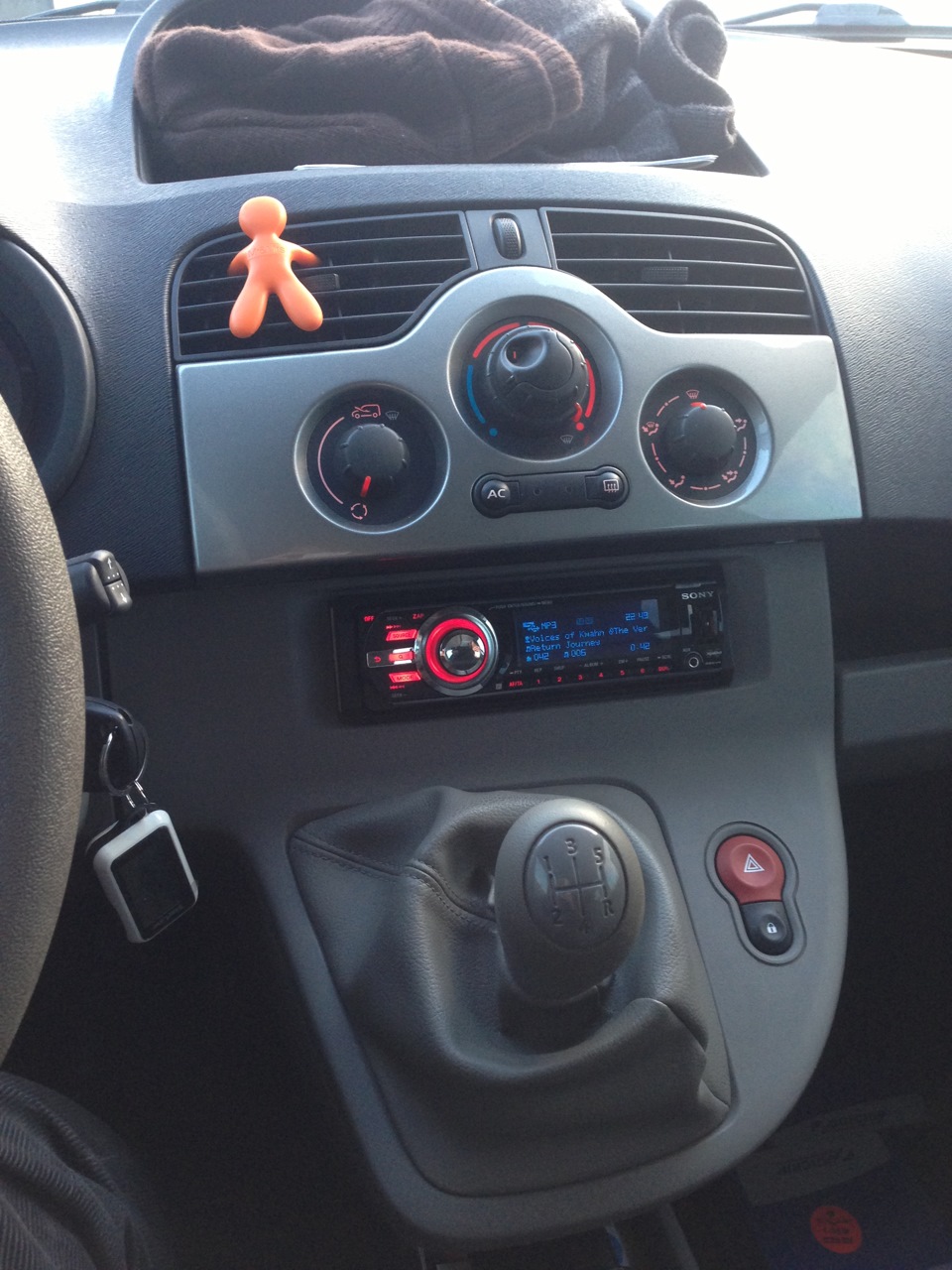 ПРОДАМ МАГНИТОЛУ Sony CDX-GT747UI — Renault Kangoo (2G), 1,5 л, 2011 ...