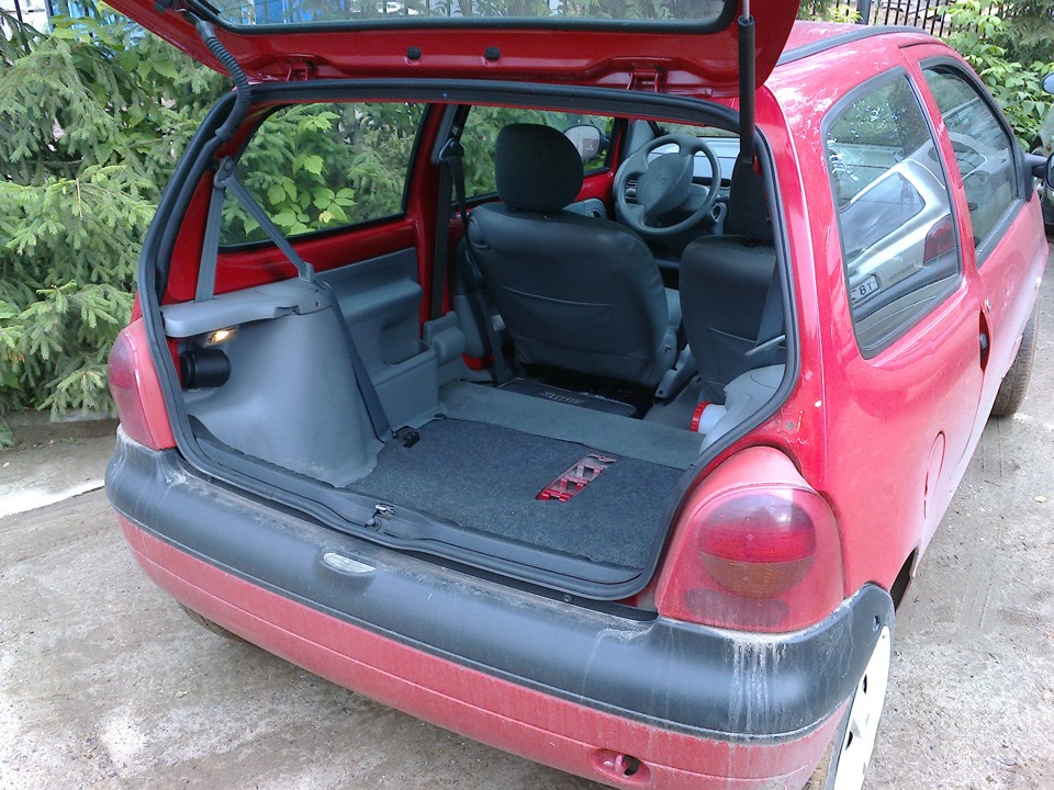 Renault Twingo багажник