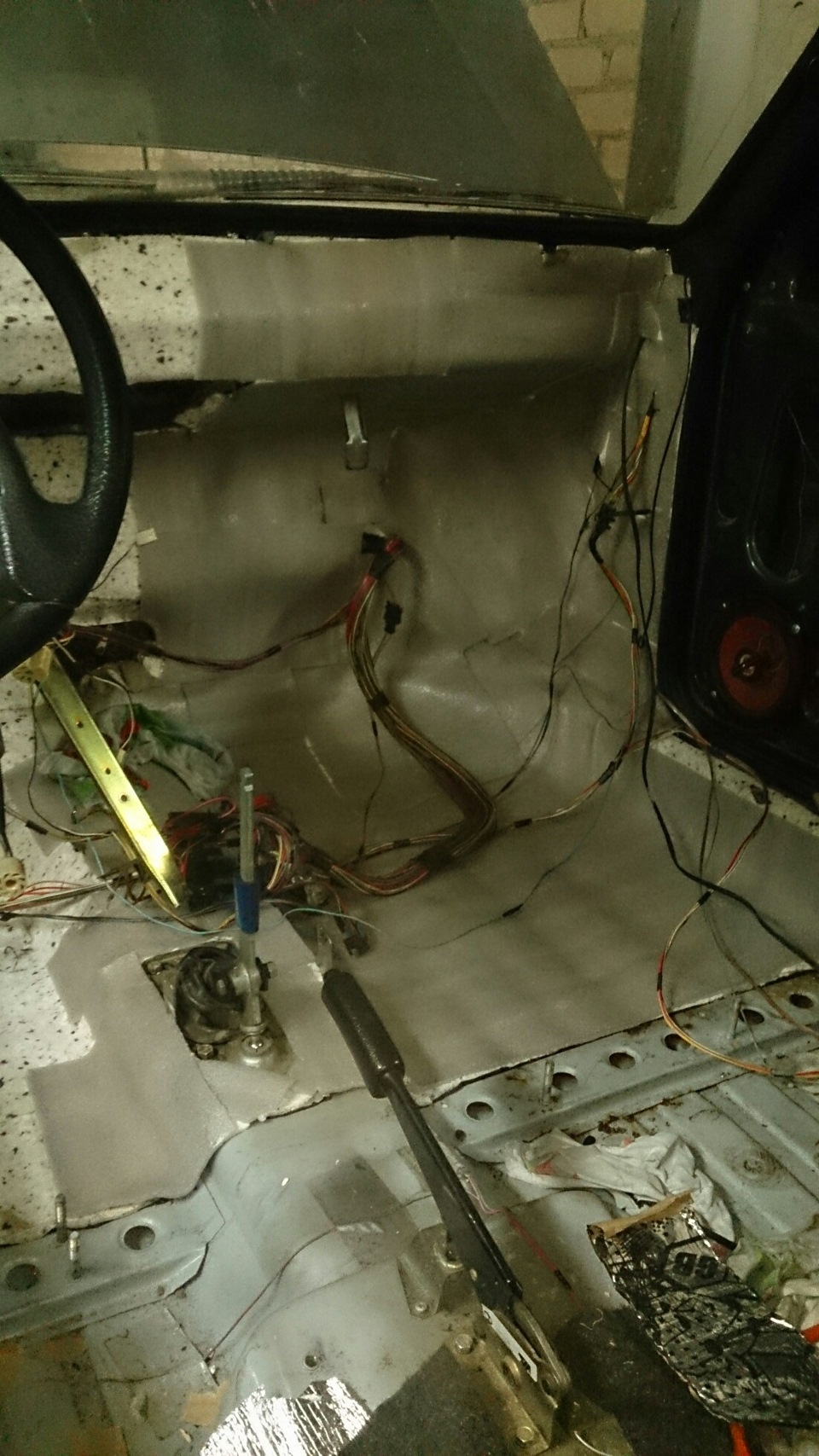 Закончил клеить шумку) — Lada 2114, 1,6 л, 2007 года | своими руками ...