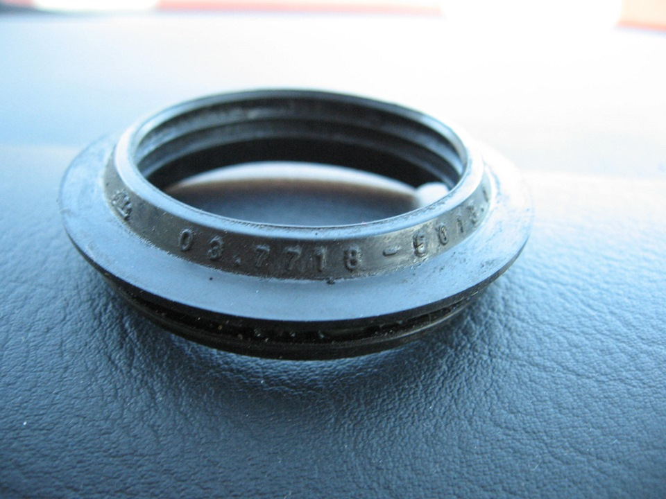 03. Уплотнительная манжета вут ваз. Манжета вакуумных. 1 манжета вакуумного усилителя тормозов. Манжета вакуумника 2107.