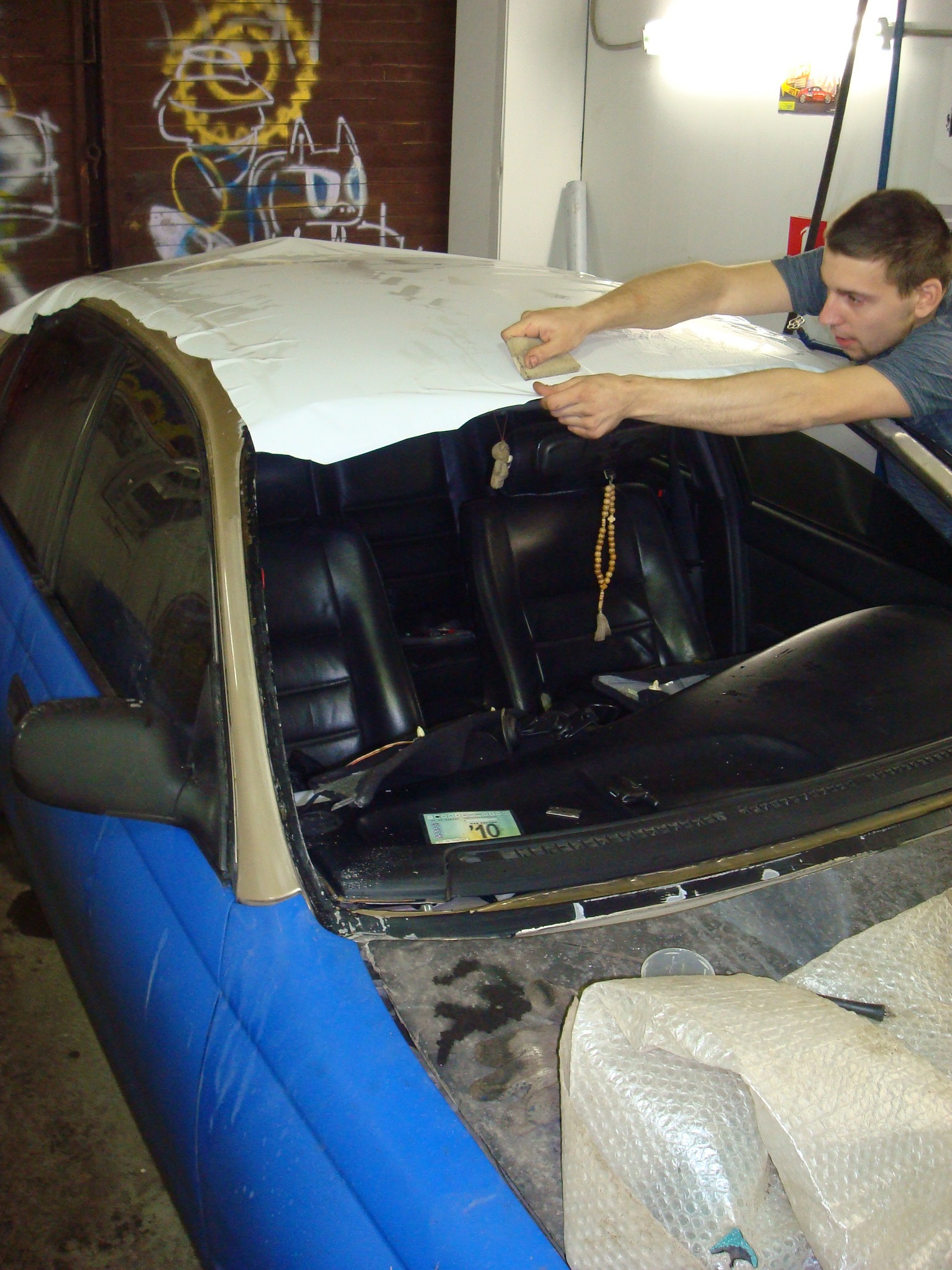 Vinyl wrapping process part 1 - Toyota Carina E 20L 1995