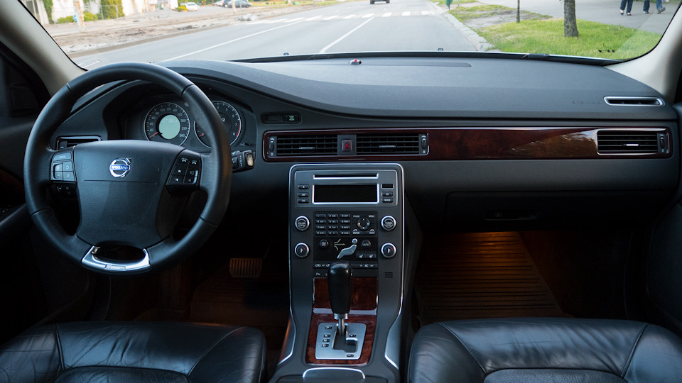 Фото в бортжурнале Volvo V70 III