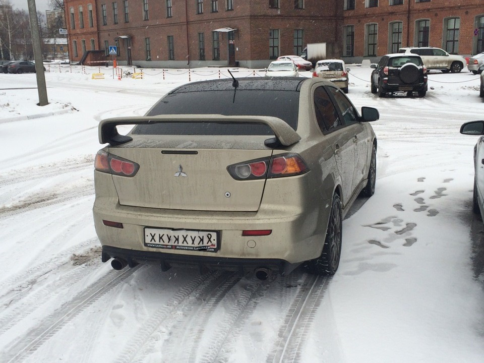 В планах затянуть крышу в черную глянцевую пленку. — Mitsubishi Lancer ...