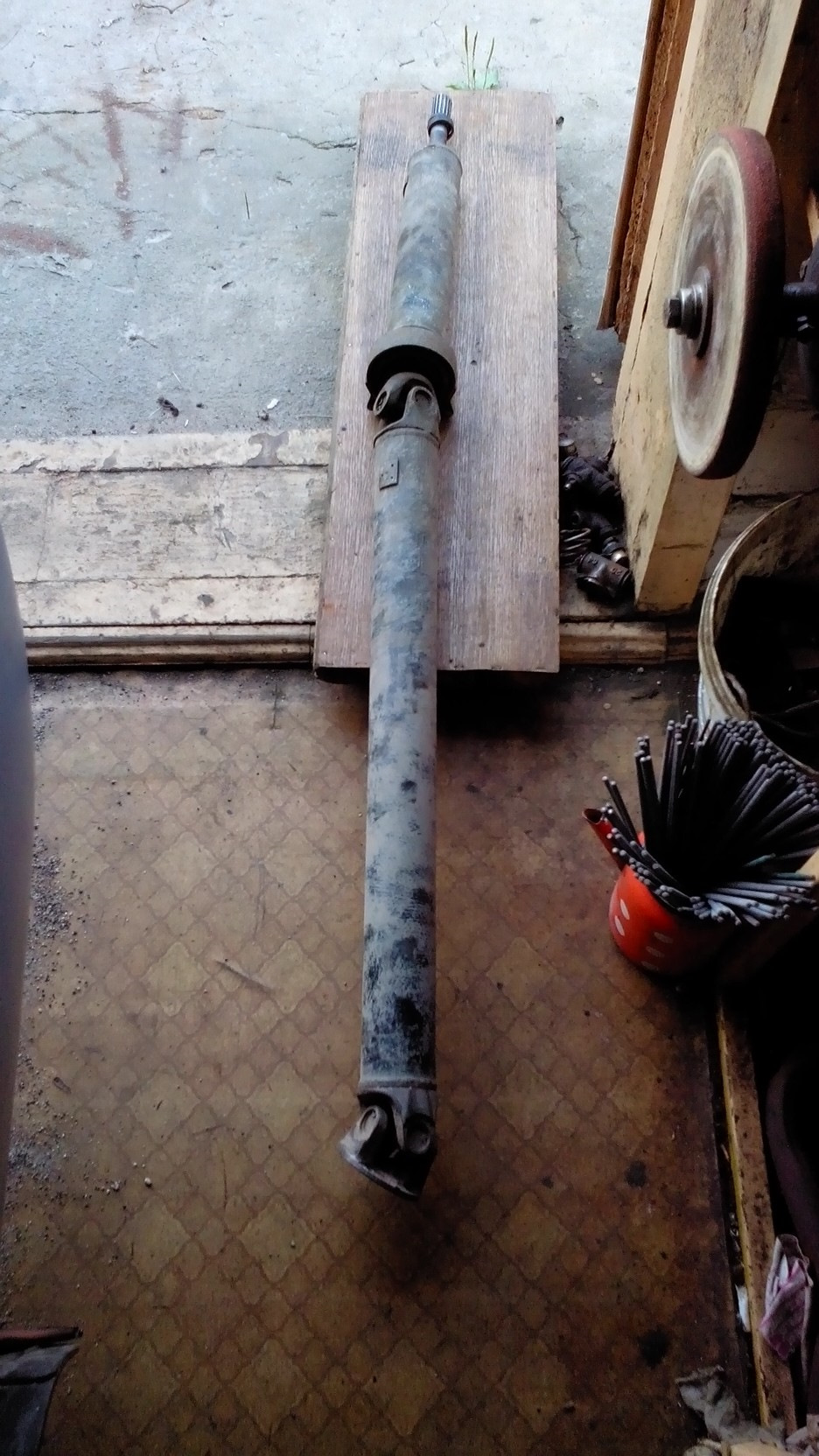 Замена крестовин кардана — Lada 2106, 1,6 л, 1977 года | своими руками ...