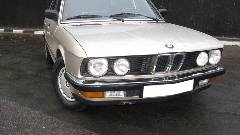 BMW 5 series конструктор 535i e28