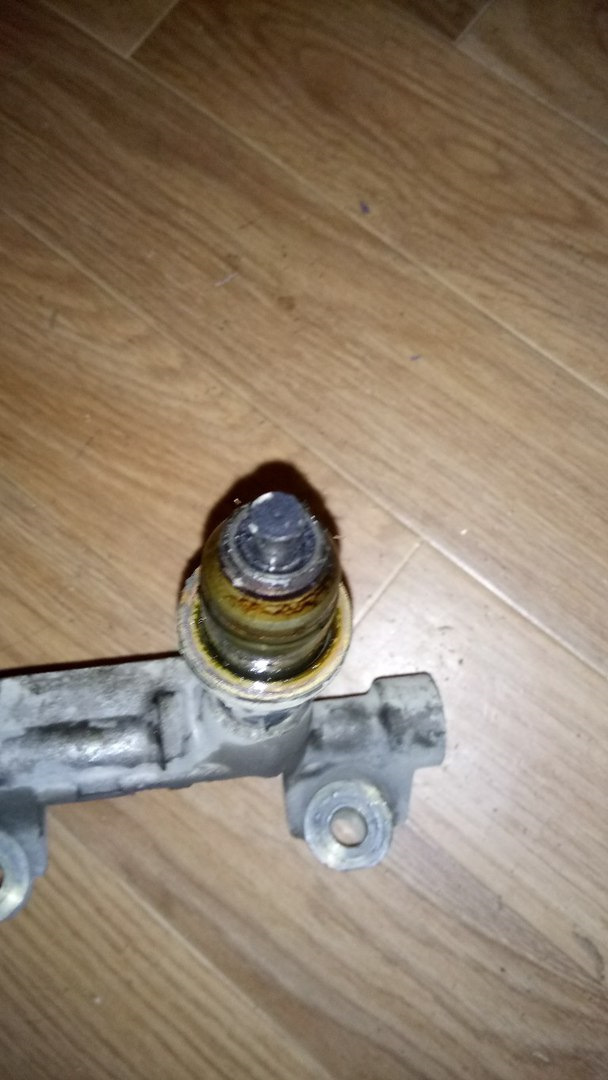 4 цилиндр…такой же как и первые три — Mitsubishi Galant (8G)