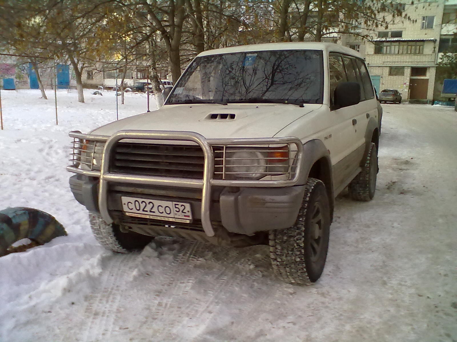 Установил кенгурятник! — Mitsubishi Pajero (2G), 2,8 л, 1994 года | тюнинг  | DRIVE2