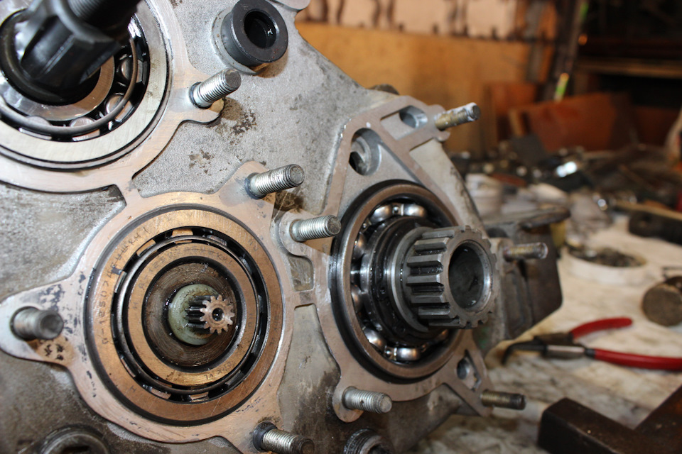 d890889s 960 Как крепится раздатка на ниву 2121