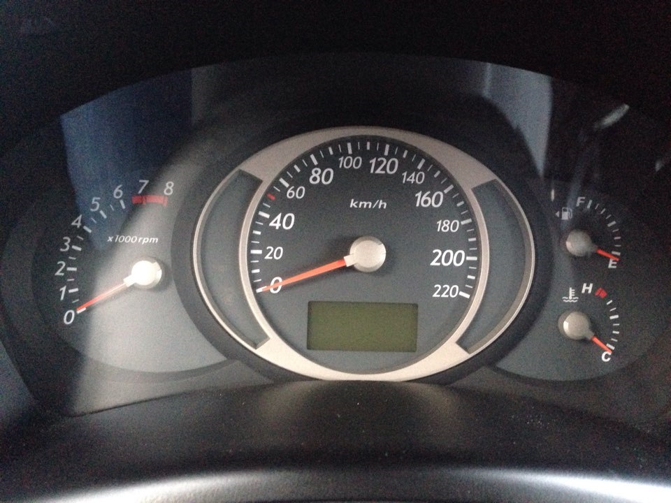 Накладка приборной панели часть 2 — Hyundai Tucson (JM), 2,7 л, 2005 ...