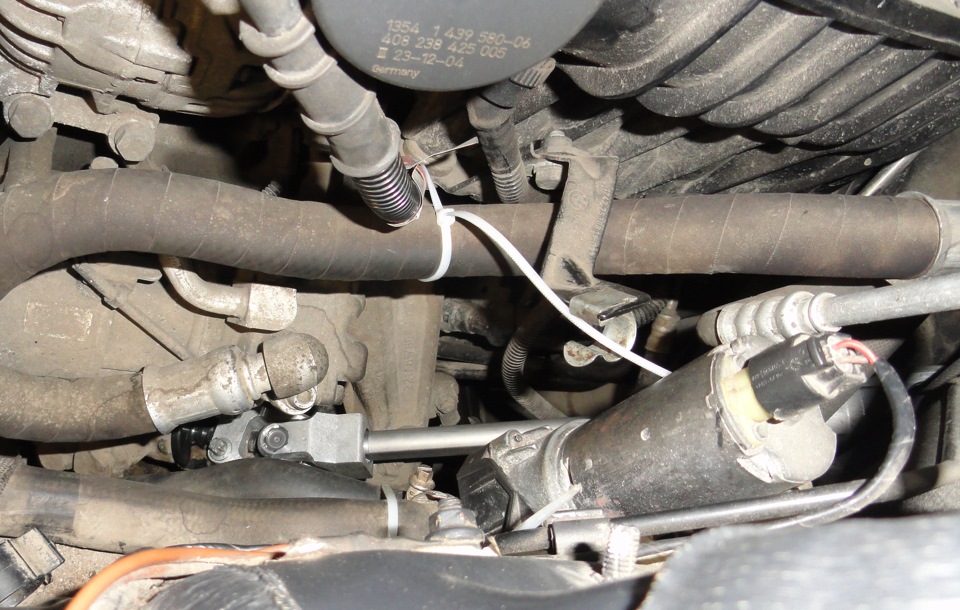 Новый карданчик — BMW 3 series (E90). Запчасти на фото: B8006