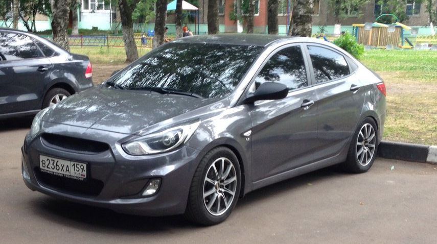 Hyundai Solaris 2011 серый SAE