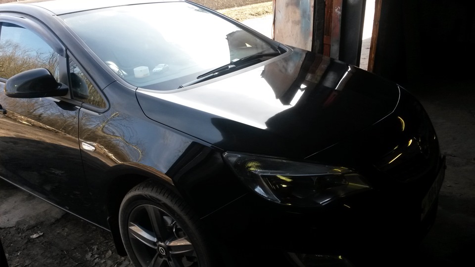 Opel Astra "черный металлик"