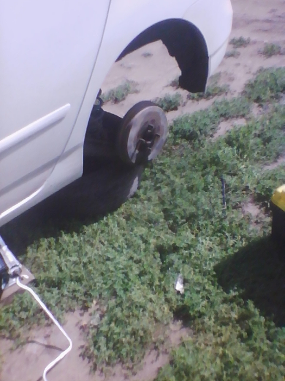 Замена передних задних колодок. — Toyota Corolla Spacio (E121), 1,5 л ...