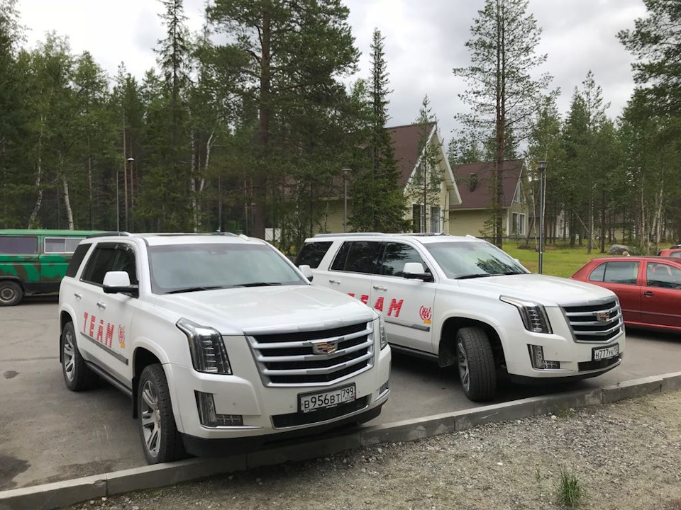 Cadillac escalade drive2