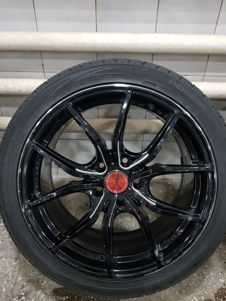 Шины летние Nokian 245/40 R18, литые диски RAYS Gram Lights 57FXX 8 ...